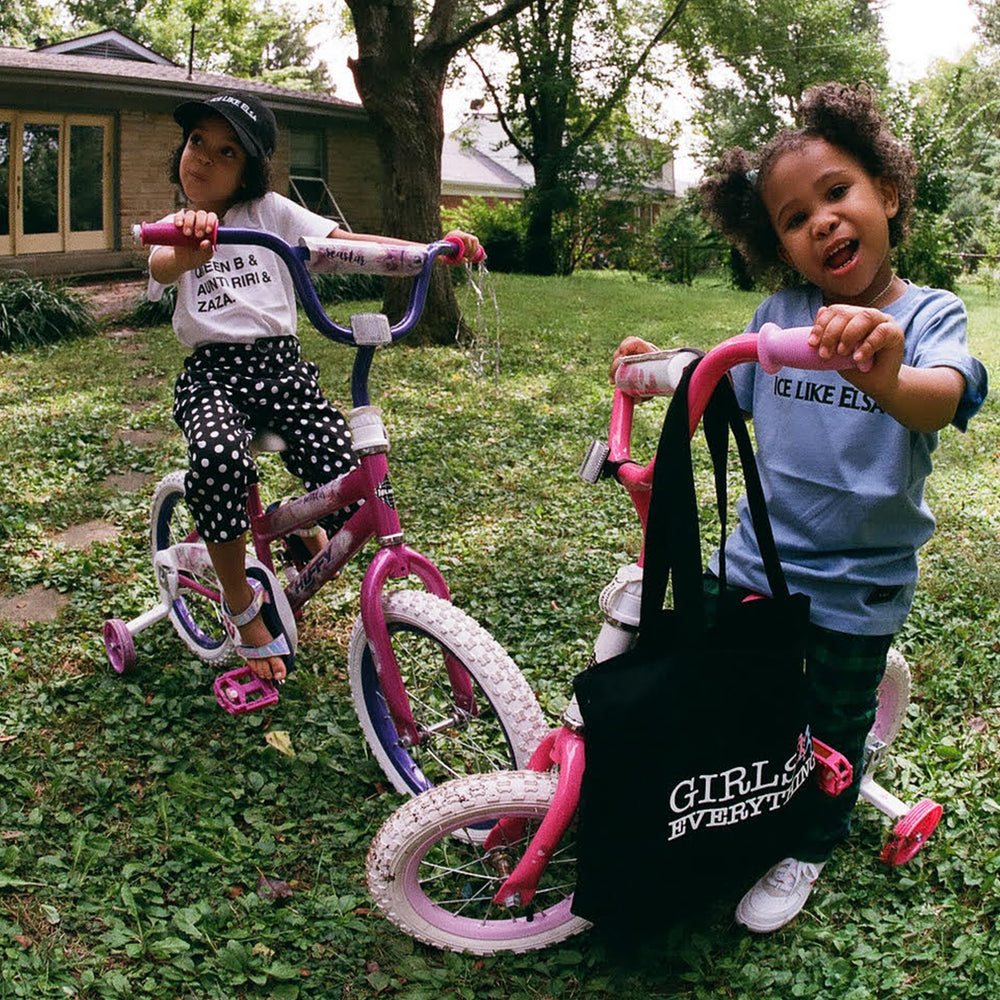 GIRLS RUN EVERYTHING TOTE (BLACK)